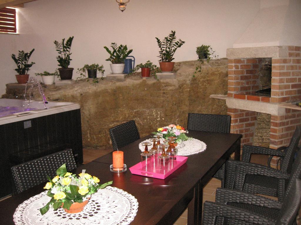 Apartments Alen Пазин Екстериор снимка