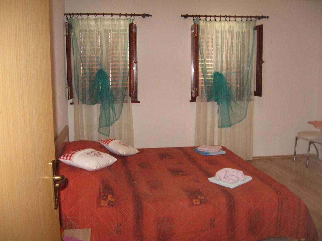 Apartments Alen Пазин Екстериор снимка