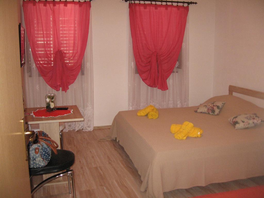 Apartments Alen Пазин Екстериор снимка