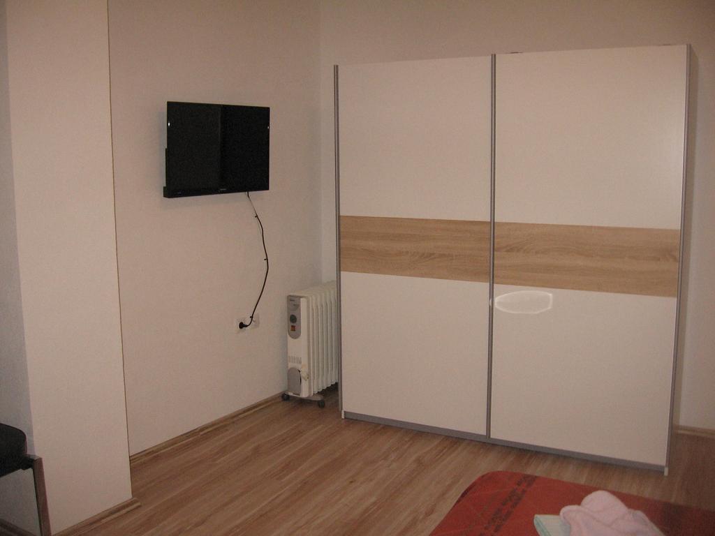Apartments Alen Пазин Екстериор снимка