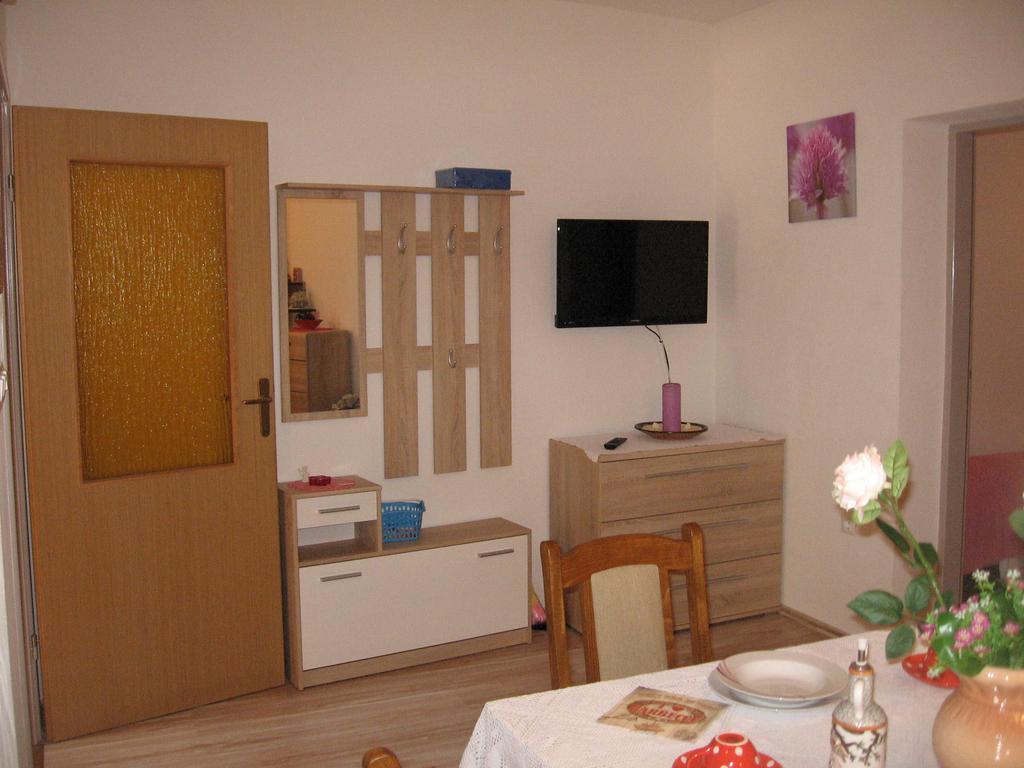 Apartments Alen Пазин Екстериор снимка